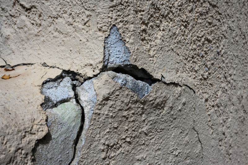 Stucco Crack Repair